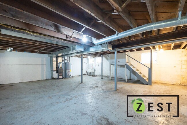 Building Photo - 3740 Tyler St