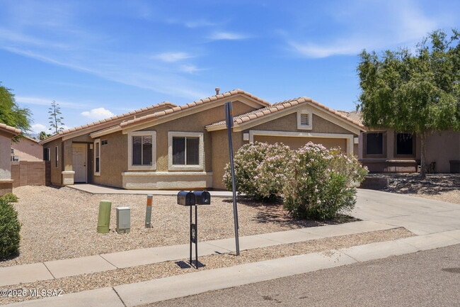 Building Photo - 8435 E Bowline Rd