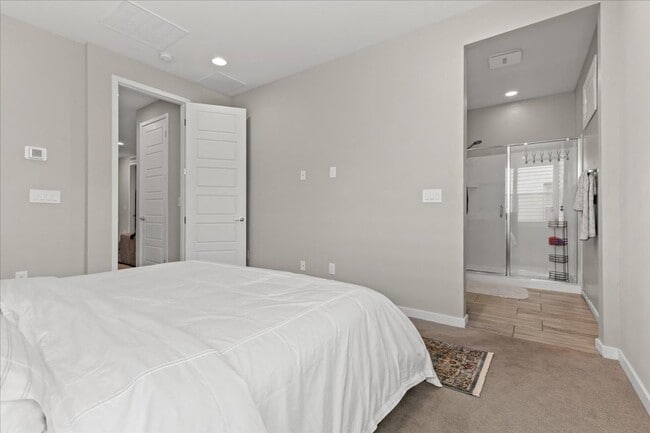 Building Photo - Luxurious, Modern, Completely Renovated 3 Bedroom Home In the Heart of Summerlin