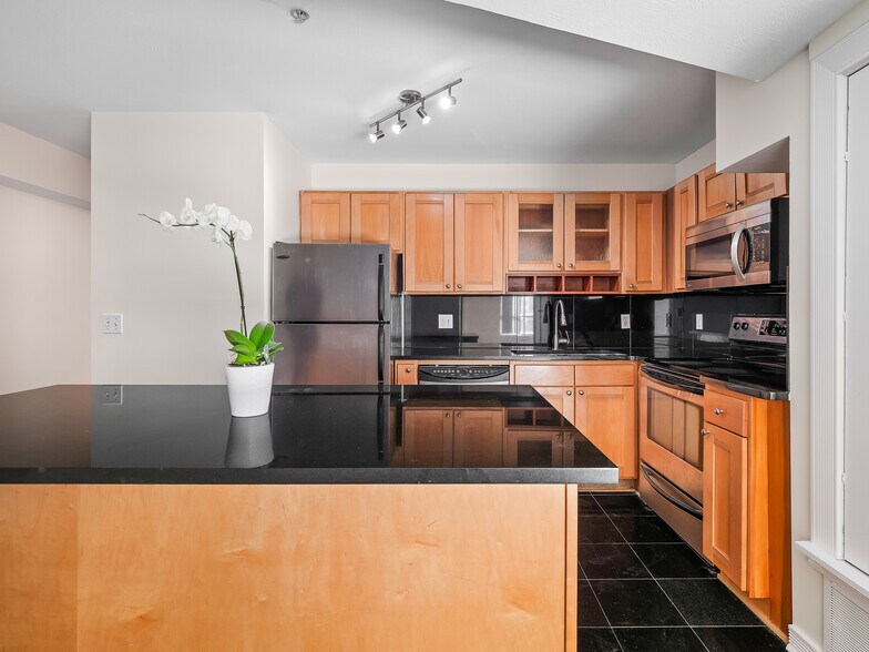 Kitchen - 2222 Detroit Ave