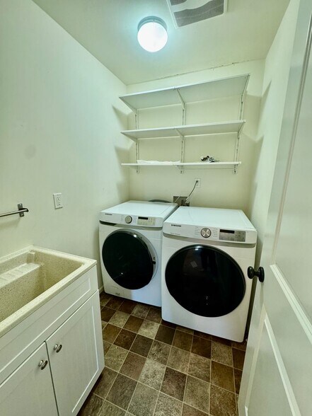 Building Photo - Woodinville Home!