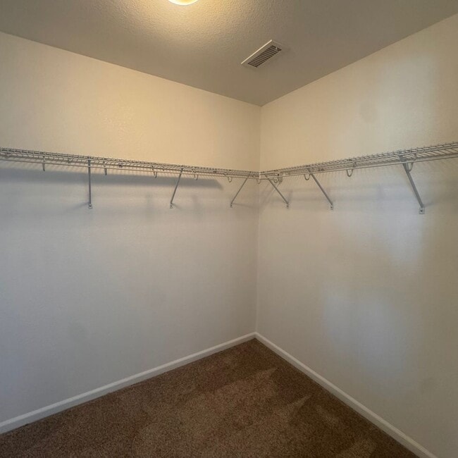 Building Photo - Beautiful Home in South Meadows!