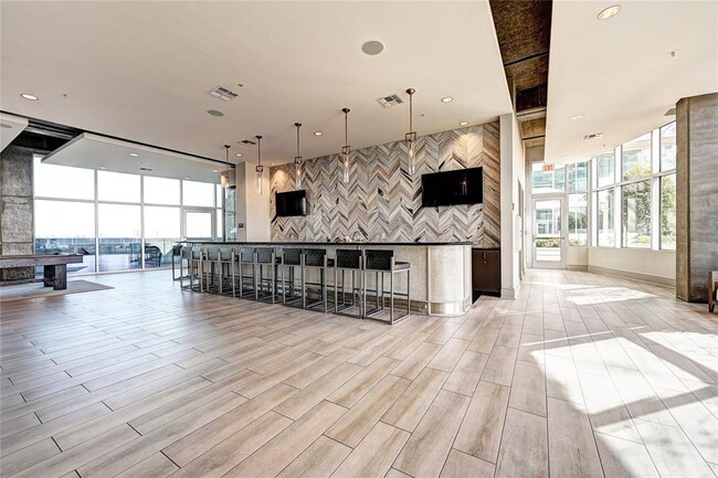 Building Photo - 5925 Almeda Rd
