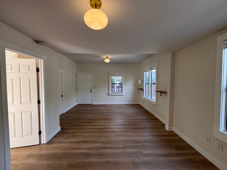 Building Photo - 215 S Avenue 58