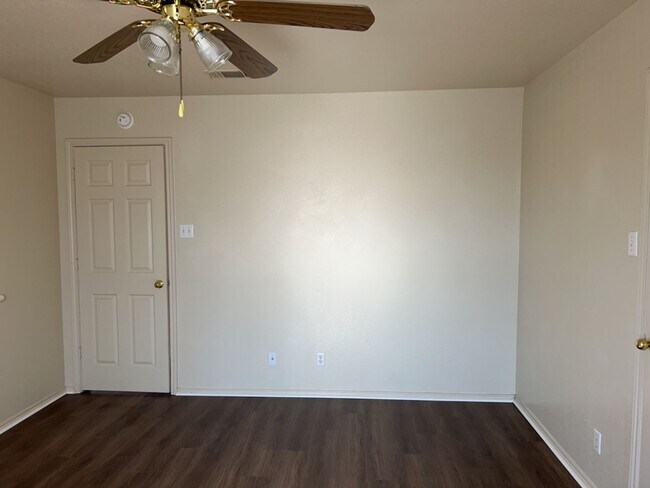 Building Photo - 3606 Warfield Dr