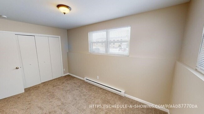 Building Photo - 406 E Park St