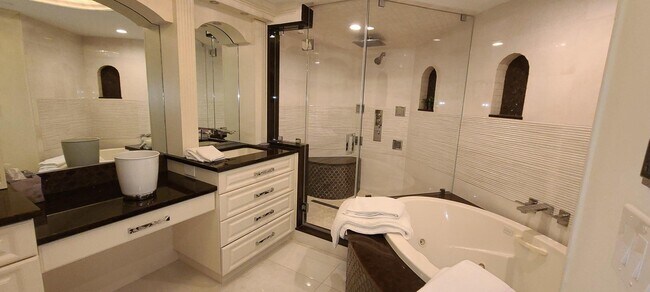 Building Photo - 3560 S Ocean Blvd