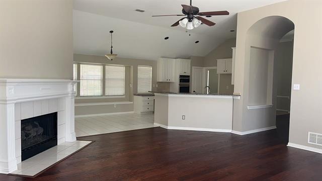 Building Photo - 4645 Wales Dr