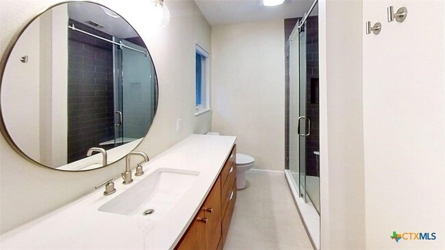 Building Photo - 805 Timber Dr