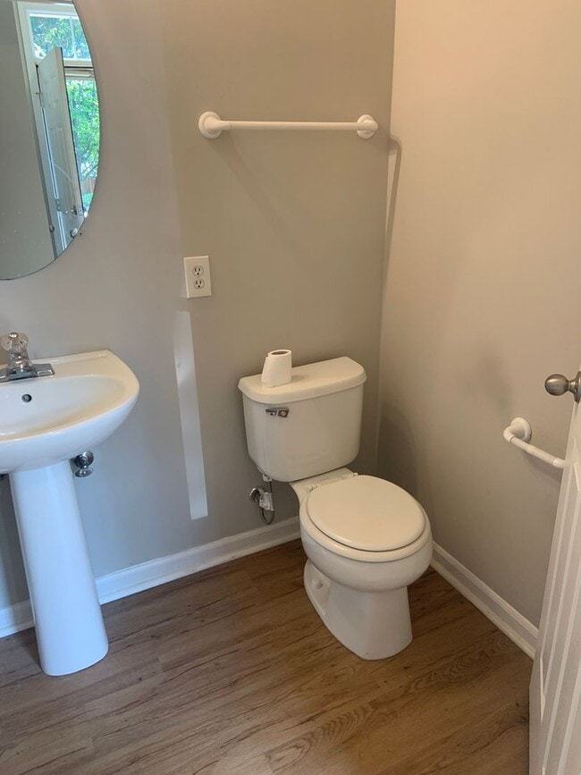 Building Photo - Walden Golf Course - Crofton Townhome - Av...