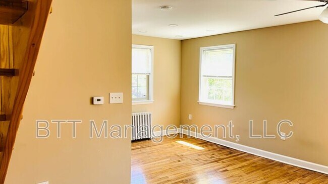 Building Photo - 8800 Plymouth St