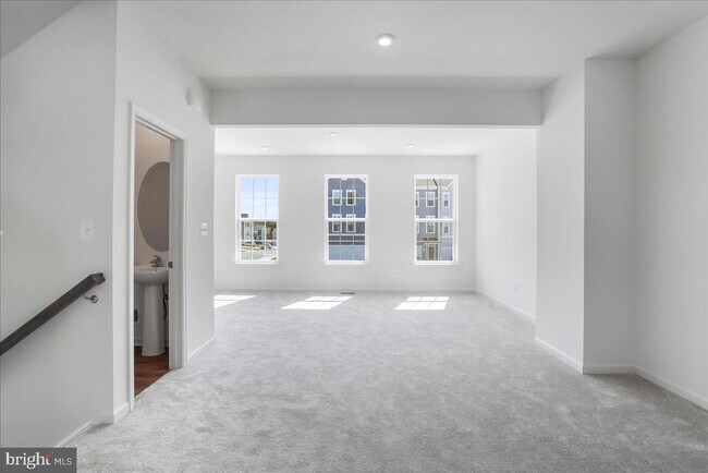 Building Photo - 64 Stafford Pl