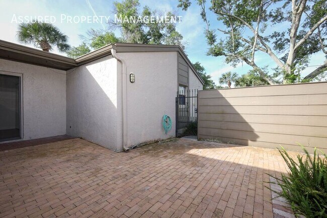 Building Photo - 301 Dryberry Way