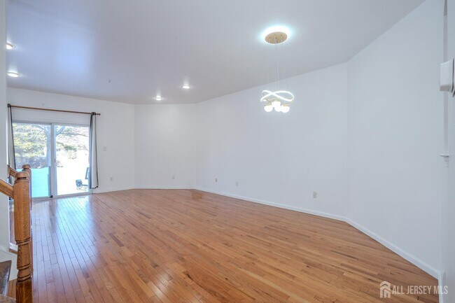 Building Photo - 1603 Blossom Cir