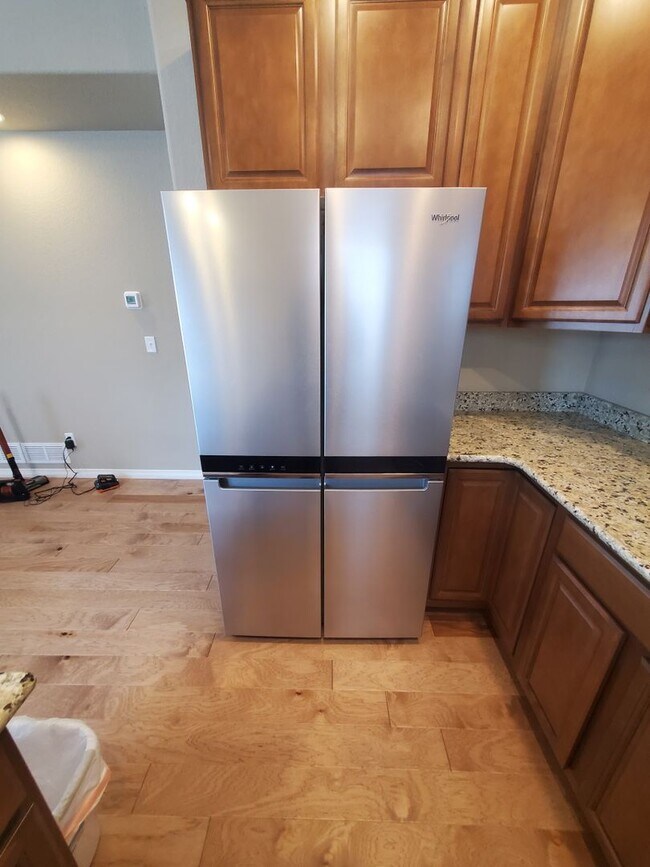Building Photo - Updated 3 Bedroom Townhouse Across From Horsetooth Reservoir!