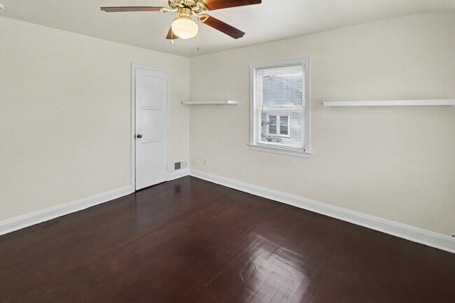 Building Photo - 3219 Taylor Ave