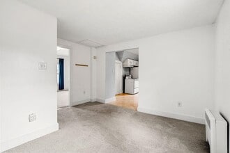 Building Photo - 216 Jewett St