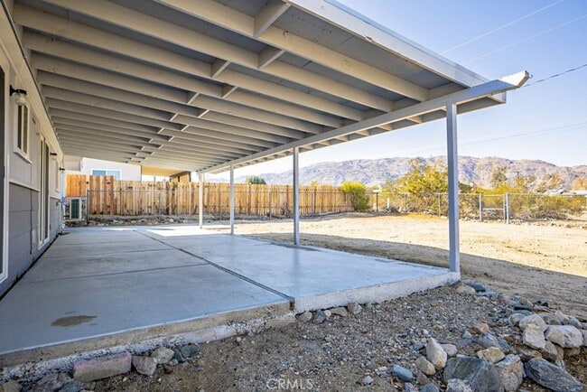 Building Photo - Beautiful 2 Bedroom Home