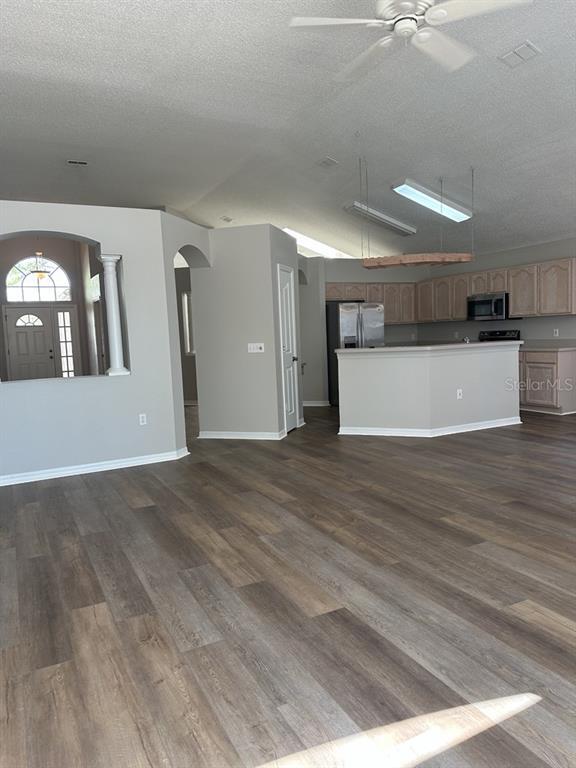 Building Photo - 8928 Southbay Dr