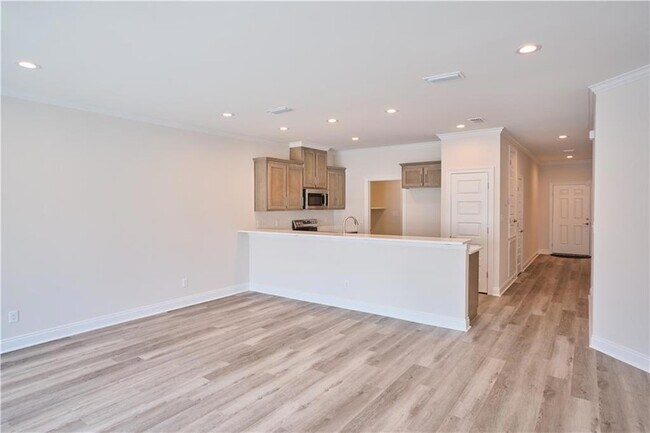 Building Photo - 8561 Clarke Rd