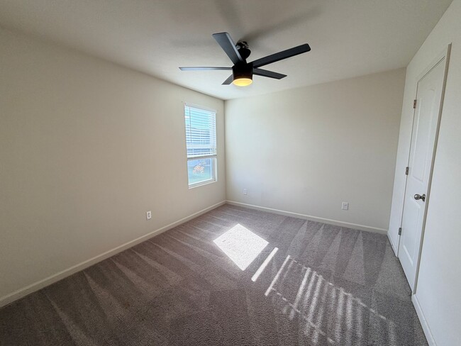 Building Photo - 15545 Westmoor Ave