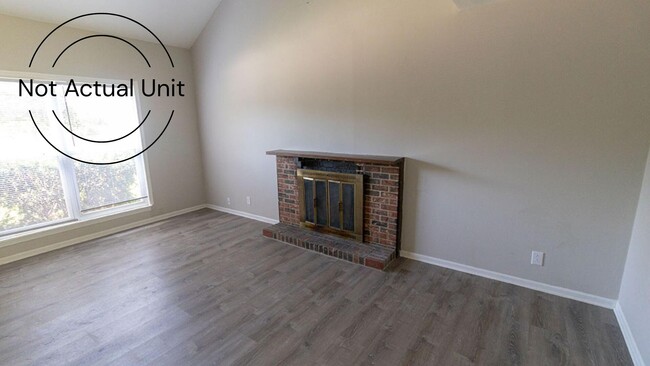 Building Photo - 7220 N Moberly Dr