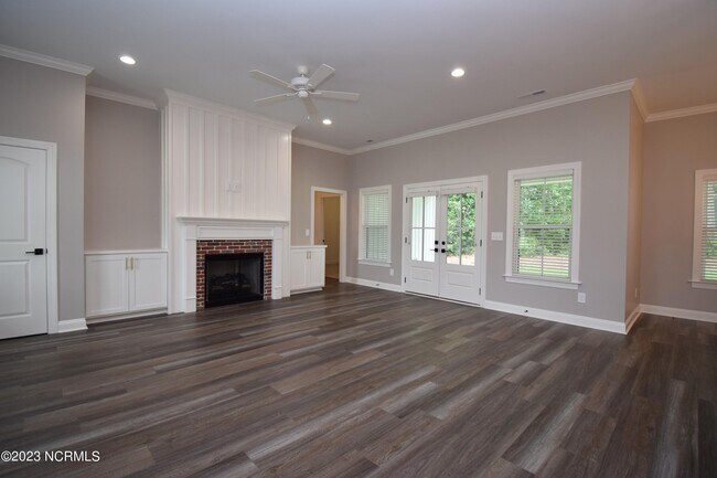 Building Photo - 4274 Pinehurst Ct