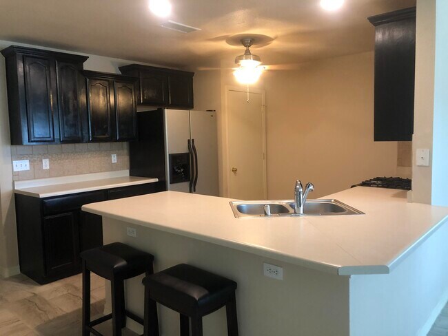 Building Photo - 6216 Lovebird Ln