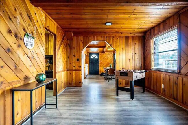 Building Photo - 9096 Dubois Blvd