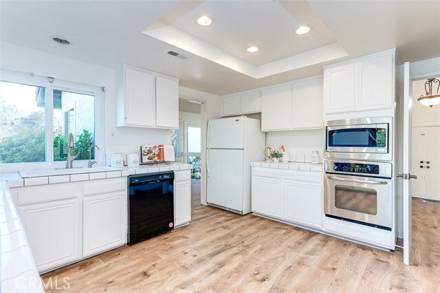 Building Photo - 23 Blazing Star