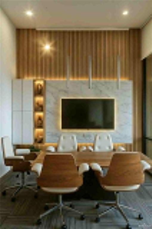 Building Photo - 26 Tyler Ave