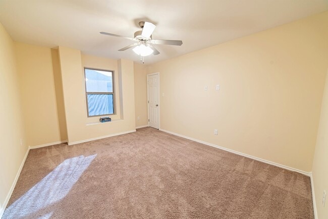 Building Photo - 3305 Charolais Dr