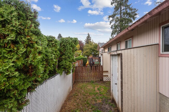 Building Photo - 22745 SW Orcutt Pl