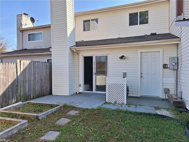 Building Photo - 1312 Sierra Dr