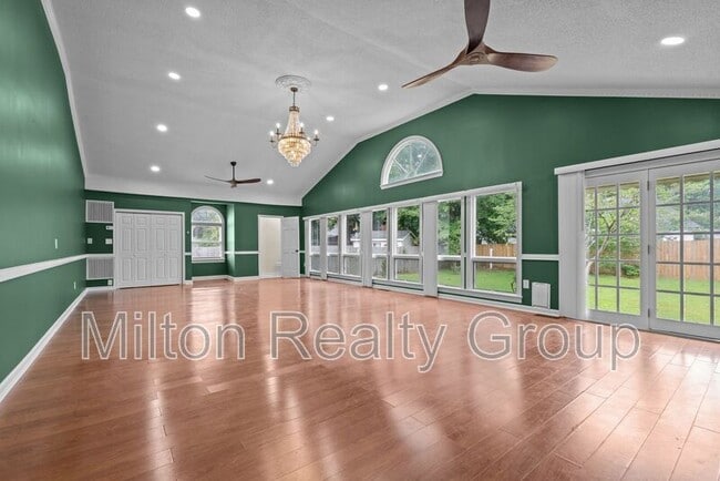 Building Photo - 1505 Fairview St