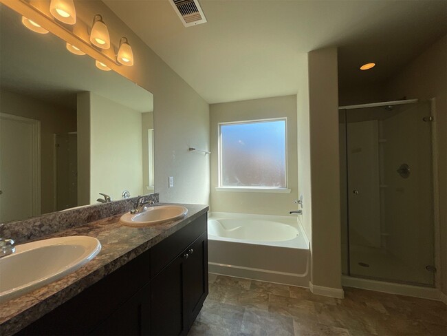 Building Photo - 625 26th Ave N