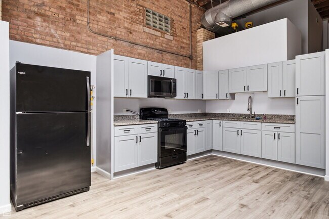 Building Photo - 1742 N Mozart St