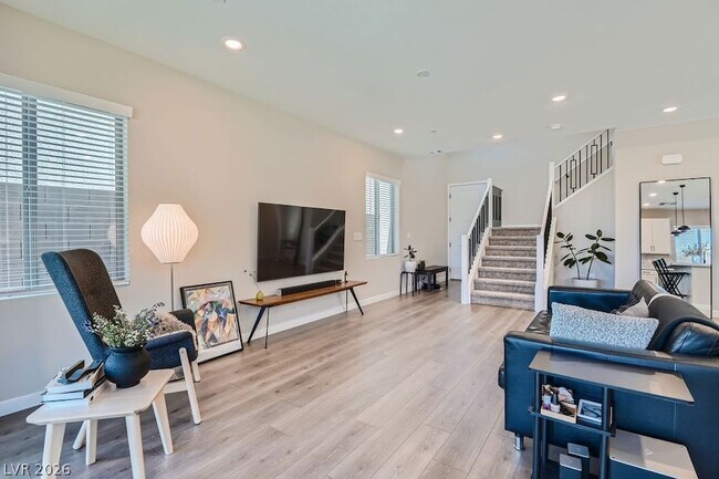 Building Photo - 11604 Desert Hollow Avenue