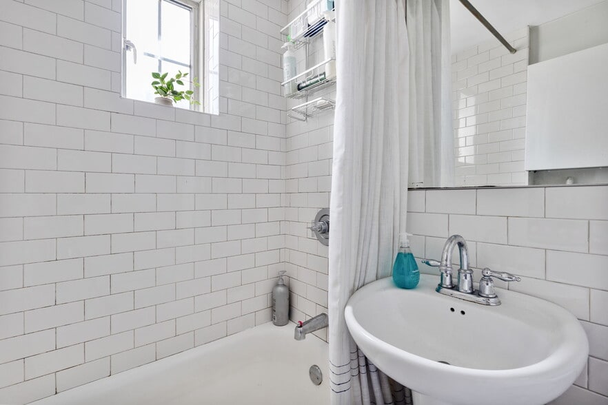 Building Photo - 20 Chapel St