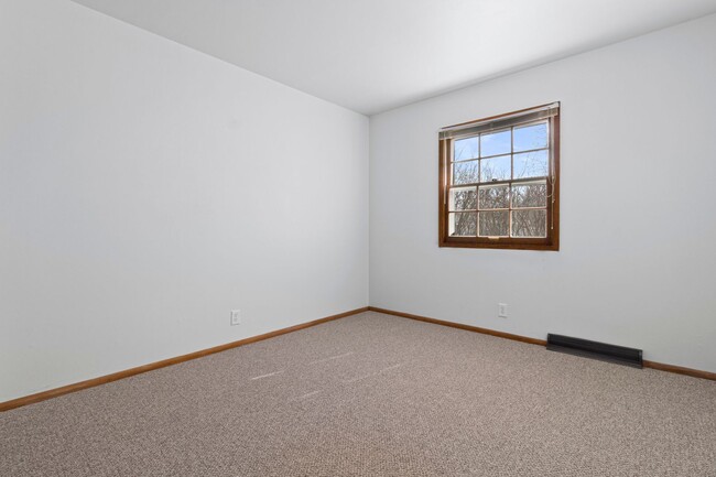 Building Photo - 8718 Westbrook Dr