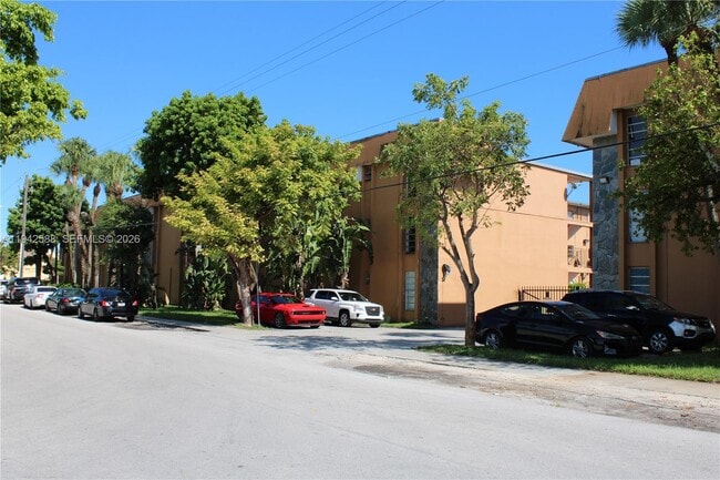 Building Photo - 1280 W 54th St