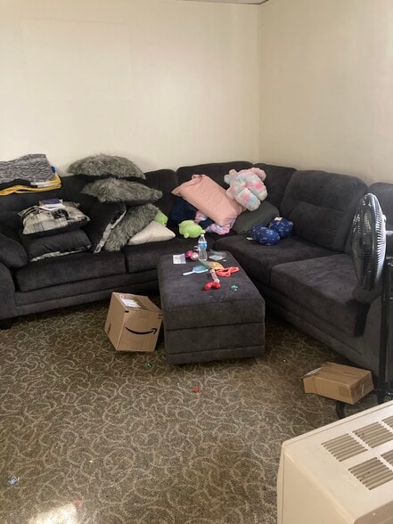 Building Photo - 80 Lake St