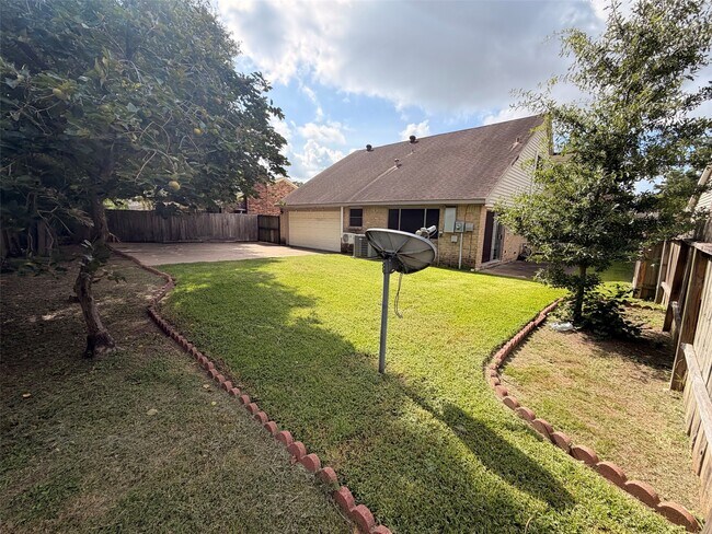 Building Photo - 22118 Fincastle Dr
