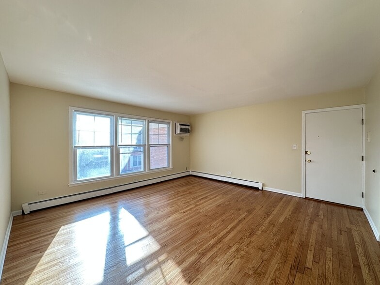 Building Photo - 627 N Lincoln Ave