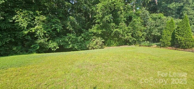 Building Photo - 17130 Cambridge Woods Ct