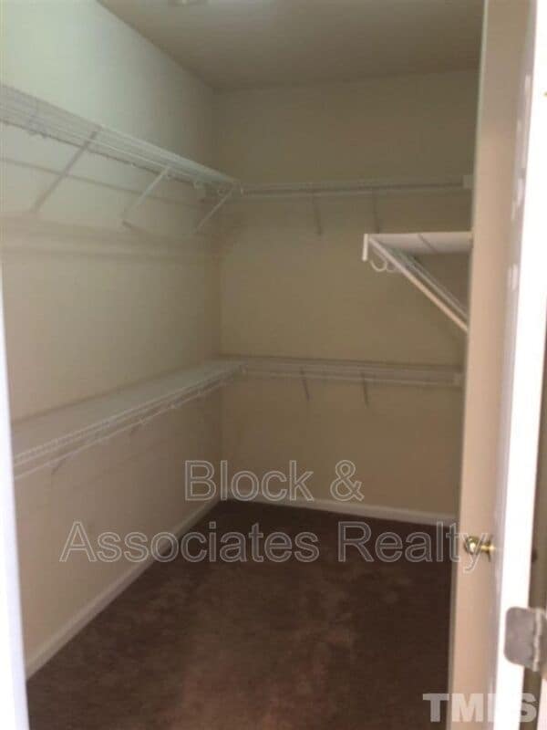 Building Photo - 105 Tortoise Ln