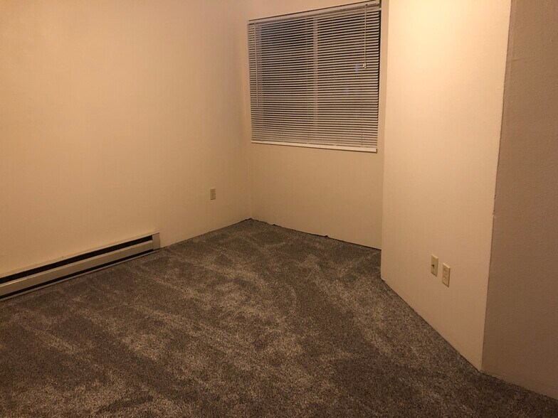 Building Photo - 500 NE Maiden Ln