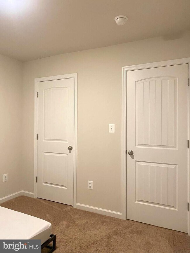 Building Photo - 94 Paddington St