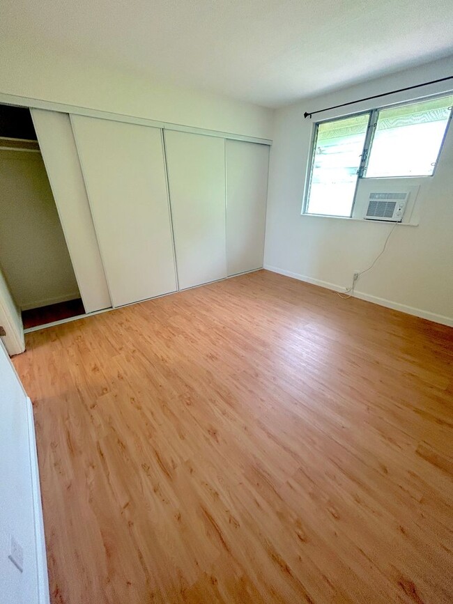 Building Photo - Completely Renovated Split-Level Nob Hill ...