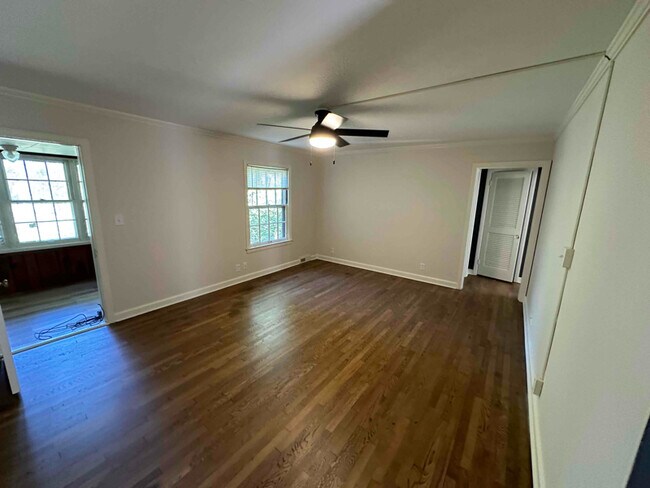 Building Photo - 6200 Parkview Ave